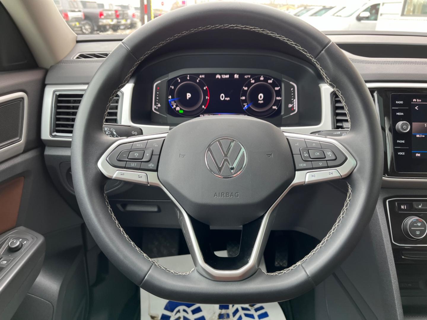 2022 White Volkswagen Atlas V6 SE w/Technology 4MOTION (1V2KR2CA9NC) with an 3.6L V6 DOHC 24V engine, 8A transmission, located at 1960 Industrial Drive, Wasilla, 99654, (907) 274-2277, 61.573475, -149.400146 - Photo#21